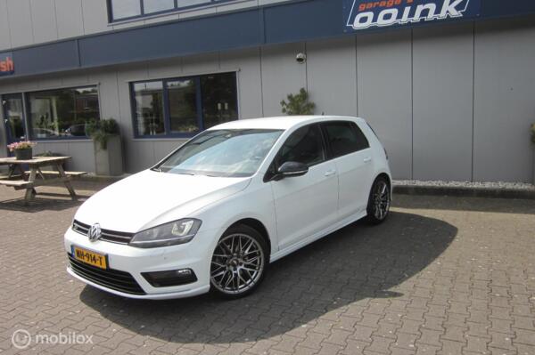 Volkswagen Golf 1.4 TSI ACT Business Edition R-LINE
