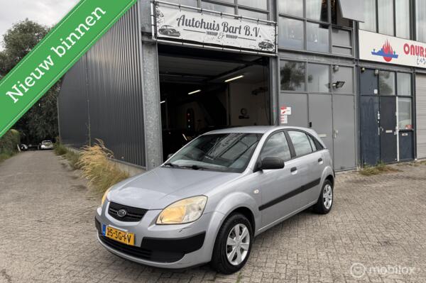 Kia Rio 1.4 LX Nieuwe APK! NAP Logisch!