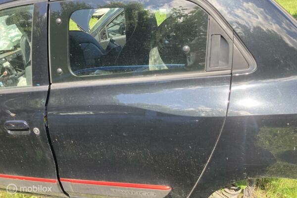 Achterdeur linksachter zwart Renault Twingo III ('14-'19)