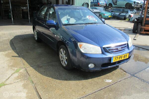 Onderdelen Kia Cerato 2.0-16V Sedan 2004
