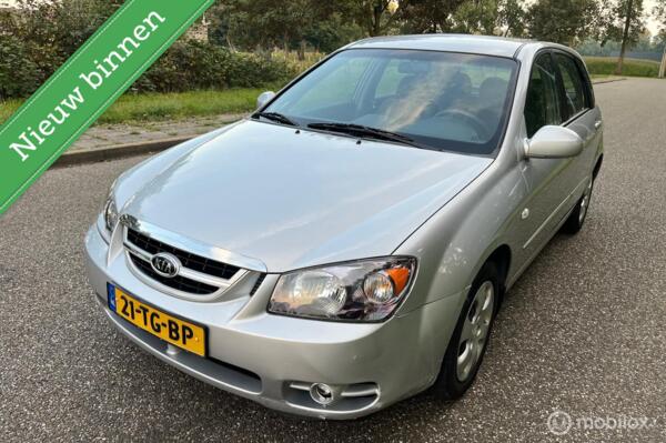 Kia Cerato 2.0-16V EX