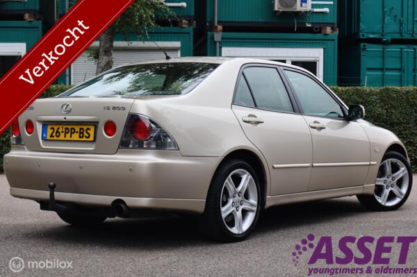 Youngtimer Lexus IS200 aut Executive | trekhaak | NL auto