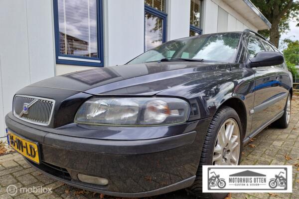200 pk Volvo V70 2.4 T ZIE ADVERTENTIETEKST