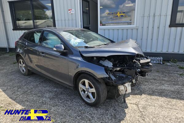Volvo V40 1.6 T3 Kinetic Kleurcode 714
