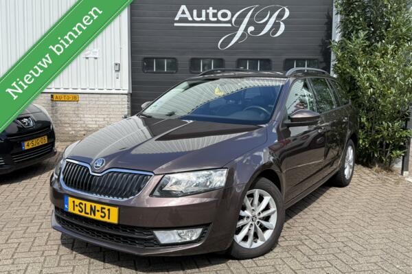 Skoda Octavia Combi 1.2 TSI AMBITION | LEER | TREKHAAK | NL!