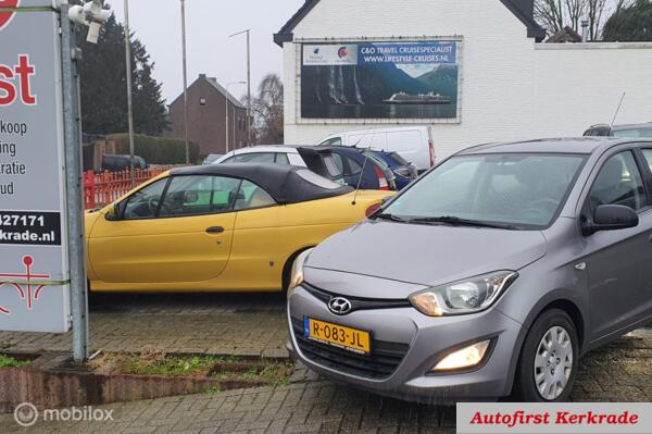 Hyundai i20 1.2i  First        Let op motor tikt.!!