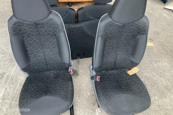 Bekleding set Peugeot 107 ('06-'14)