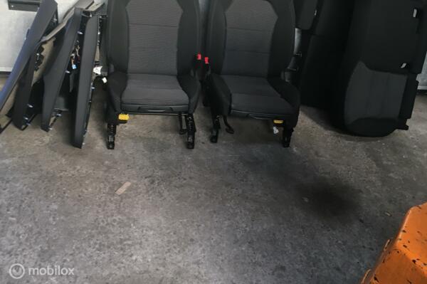Bekleding set zwart  stof Mercedes B-klasse W246 ('11-'19)