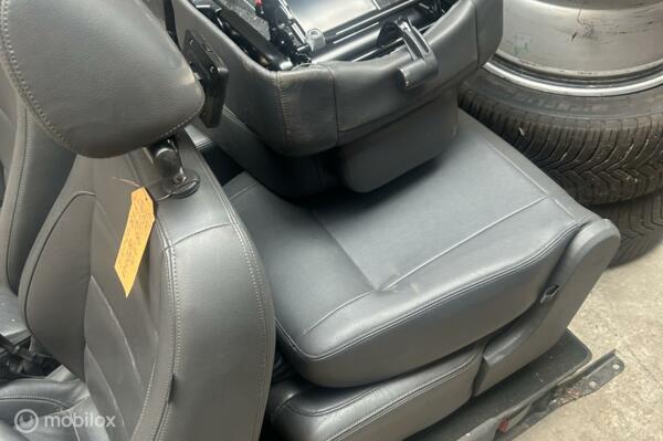 Bekleding set grijs leder Volkswagen Touran III ('10-'15)