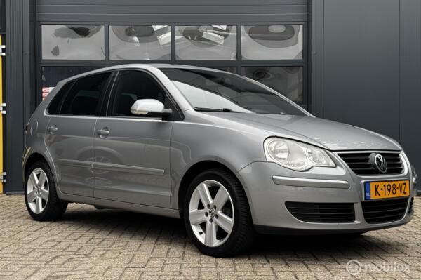 Volkswagen Polo 1.2-12V Trendline, 5 deurs, Airco,