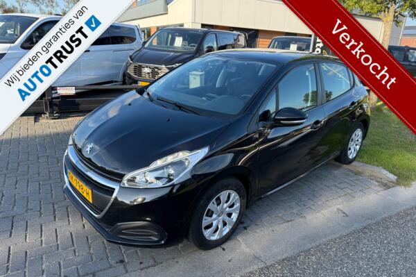 Peugeot 208 1.2 PureTech Signature NAVI,TREKHAAK,CRUISE