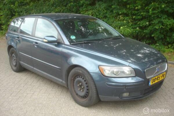 Volvo V50 2.4 I 20V 140 PK Momentum Airco - Cruise control