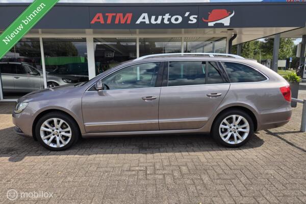Skoda Superb Combi 2.0 TDI Elegance Xrnon Cruise PDC LMV Apk