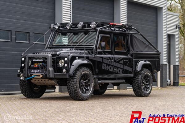 Land Rover Defender by Blackjack. Met 349 PK Corvette motor