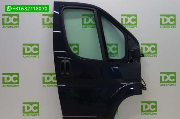 Peugeot Boxer ('06-'19) Voorportier rechts zwart