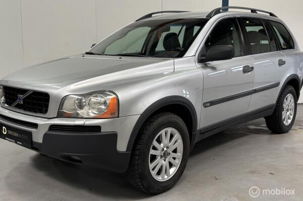 Volvo XC90 2.5 T Momentum 7-ZITPLAATSEN/LEER/XENON
