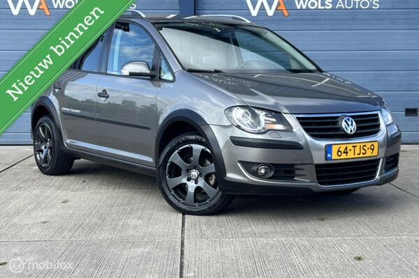 Volkswagen Touran 1.4 TSI Cross / 7 PERSOONS / CARPLAY / TREKHAAK!