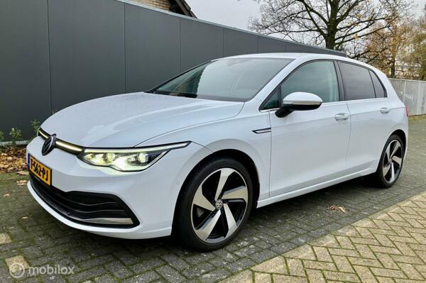 Volkswagen Golf 1.5 eTSI Style/DSG/Nieuwstaat