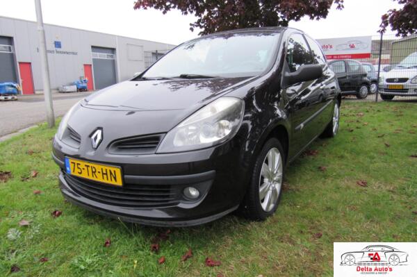 nette Renault Clio 1.4-16V Expression ..Airco..