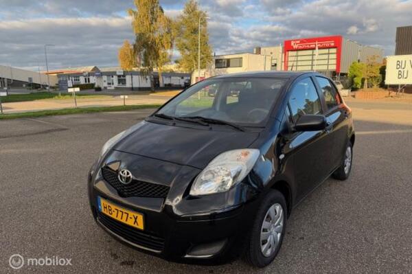 Toyota Yaris 1.0 VVTi Acces