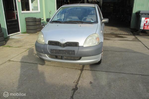 Onderdelen Toyota Yaris 1.0-16V VVT-i 5-deurs 2001