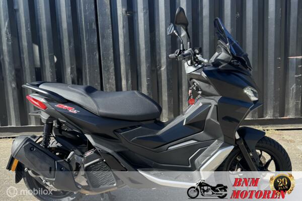 Aprilia SR GT 200