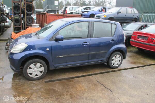 Onderdelen Daihatsu Sirion 2 1.0-12V Trend 2006