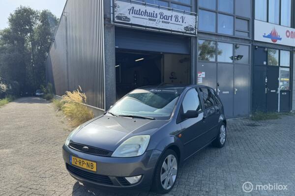 Ford Fiesta 1.6-16V Futura Airco! Navi! Nieuwe APK! NAP Logisch!