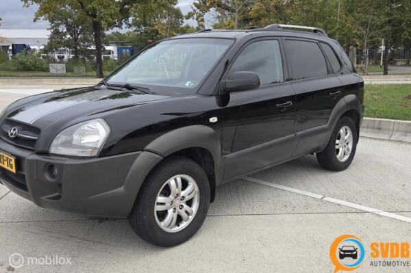 Hyundai Tucson 2.0i   climate+cruise contr/trekh/lm-velgen.