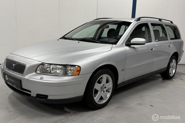 Volvo V70 2.4 Kinetic AUTOMAAT / YOUNGTIMER