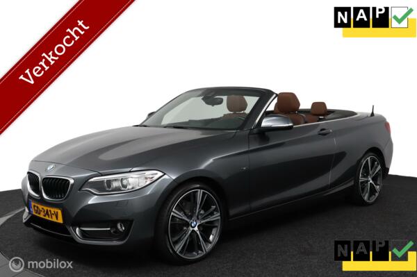 BMW 2-serie Cabrio 220i Sport Aut8 184Pk | NL Auto | Bruin-leder | clima | 19-breed set | xenon | Trekhaak | M-stoelen | TOPSTAAT