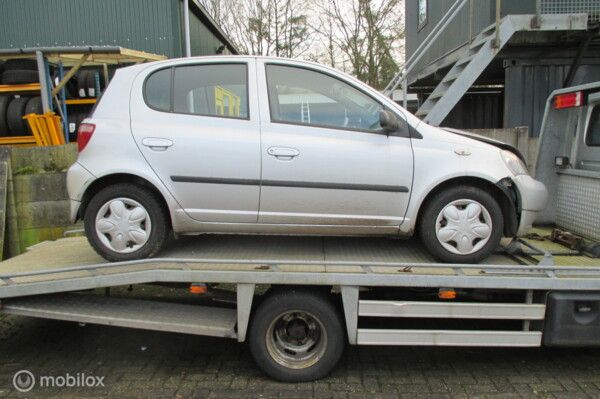 Onderdelen Toyota Yaris 1.3-16V VVT-i 2000 5-deurs