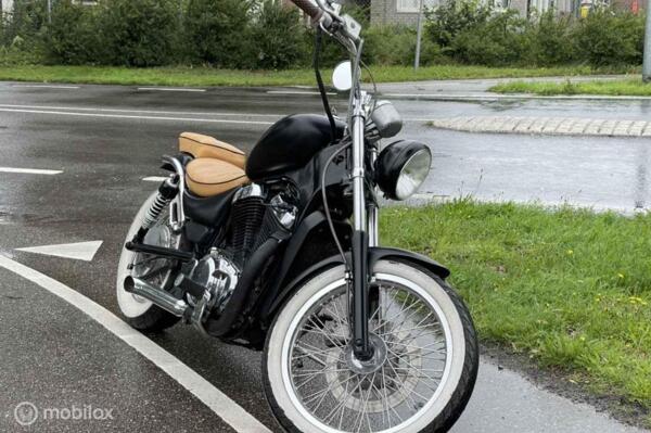 Suzuki VS 750 Intruder (GL)