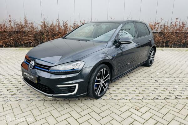 Volkswagen Golf 1.4 TSI GTE pano leer acc  gr navi trekhaak