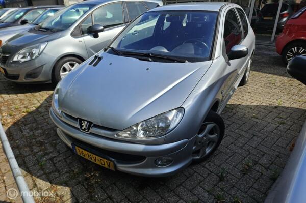 Peugeot 206 1.6-16V Griffe KOPPELING DEFECT
