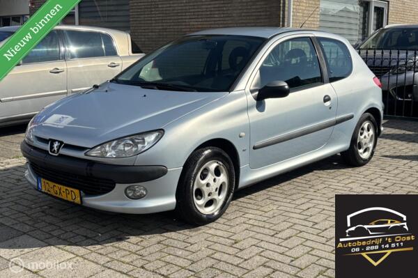 Peugeot 206 1.4 Gentry   | APK | 3 DRS |
