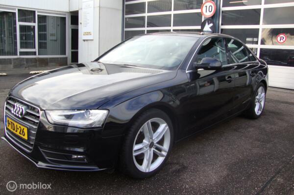 Audi A4 Limousine 1.8 TFSIe Edition  met onderhoudshistorie + N.A.P