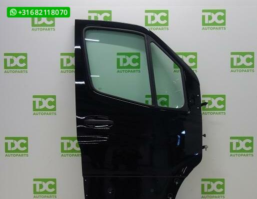 Mercedes Sprinter W907 ('18-'23) Voorportier rechts zwart
