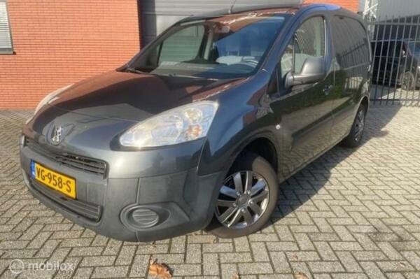 Peugeot Partner 120 1.6 e-HDI 3 persoons marge voertuig (geen BTW)