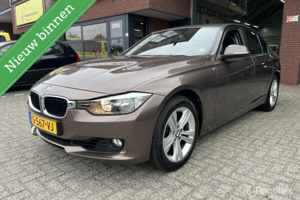 BMW 3-serie 320i xDrive NAVI*CLIMA*TREKHAAK*