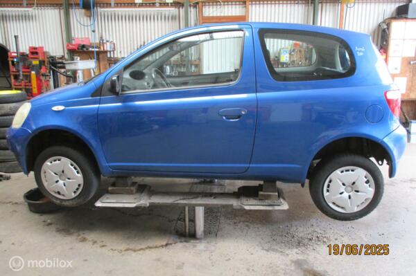 Onderdelen Toyota Yaris 1.3-16V VVT-i Luna 2002