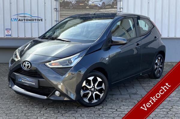 Toyota Aygo 1.0 VVT-i x-play | 15'' velgen | Camera | Carplay