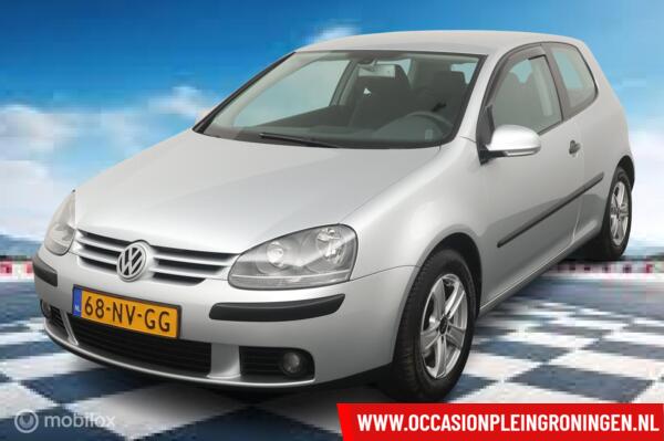 Volkswagen Golf 1.6 FSI Sportline
