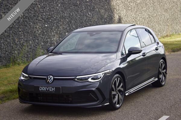 Volkswagen Golf 1.5 eTSI R-Line|IQ Light - Pano - Nieuwstaat