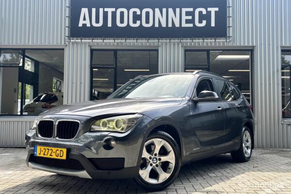 BMW X1 xDrive20i. AUTOMAAT, LEDER, NAVI, STOELVERWARMING.