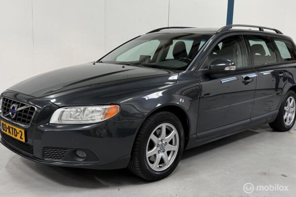 Volvo V70 2.0 Momentum NL-AUTO / LEER / NAVI