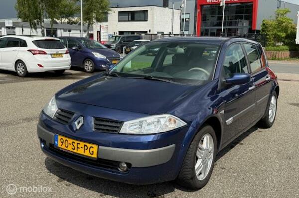 Renault Megane 2.0-16V Privilège Luxe