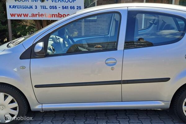 Peugeot 107 XS- ORIGINEEL HOLLANDSE AUTO, geen import!!