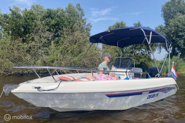 Aquamar Samoa 19FT /580x225/ 90 pk Motor /Ruime console boot
