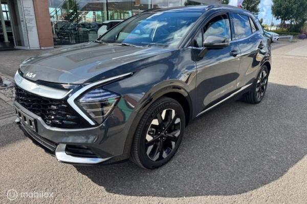 Sportage 1.6 T  PHEV 265pk  Exclusive Line  lektr.65 km rijden hierna Hybride aandrijving , Panoramadak , 19 inch Velgen , Priveglas,  Navigatie + Camera achter,  4x Stoel & Stuur verwarming , Led koplampen , Trekhaak afn , 7 jaar fab garantie